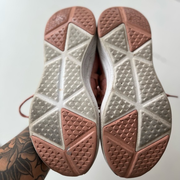 Pumas Size 6 - Picture 10 of 10